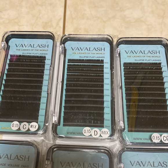 LASH EXTENSION BUNDLE - VAVALASH, EMEDA, HIGU, QUEWEL + QUEWEL Glue Rings - Picture 4 of 9